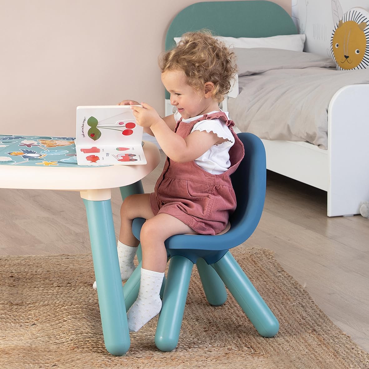 LITTLE SMOBY children's chair for use at home and outdoors, 18m+