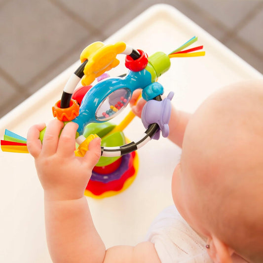 PLAYGRO hračka s chrastítkem a přísavkou na židličku nebo stůl 19,5 cm
