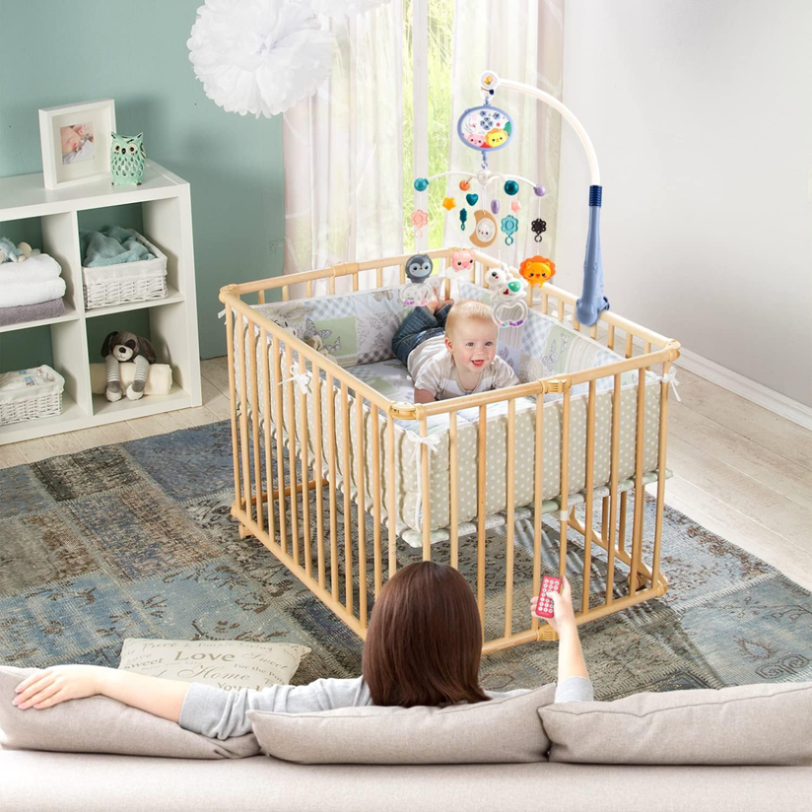 AMY & BENTON crib mobile + remote control