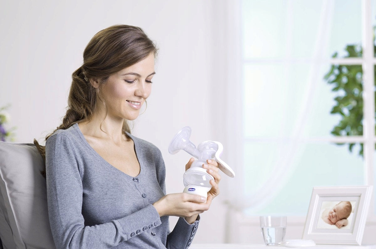 CHICCO Natural Feeling RUČNÍ ODSÁVAČKA MATEŘSKÉHO MLÉKA 150 ml