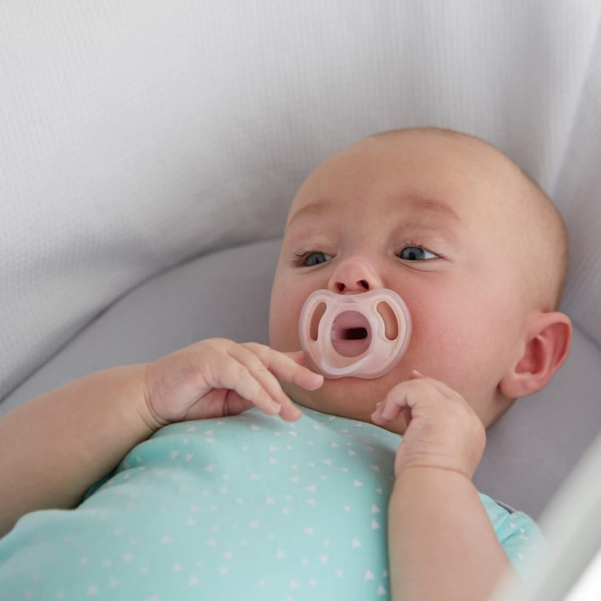 TOMMEE TIPPEE Ultra Light uklidňující dudlík x2 0-6 měsíců
