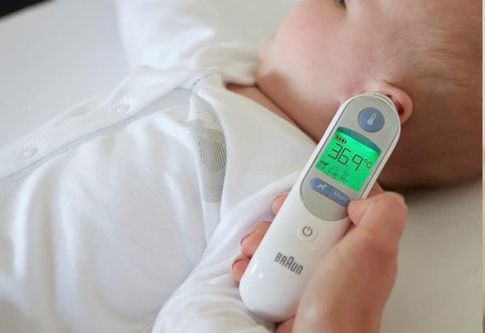 BRAUN ThermoScan 7 přesný ušní teploměr + 21 ochranných krytek