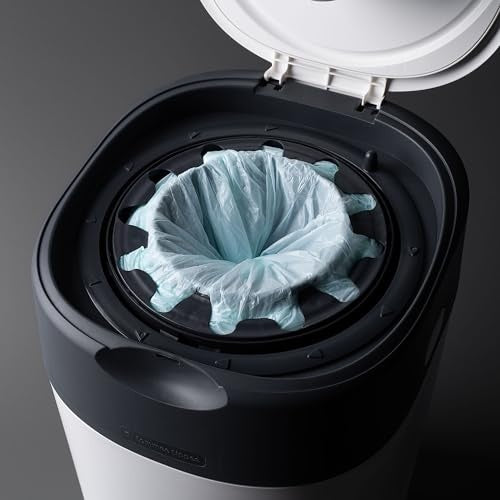 Tommee Tippee Twist and Click widok wnętrza otwartego kosza
