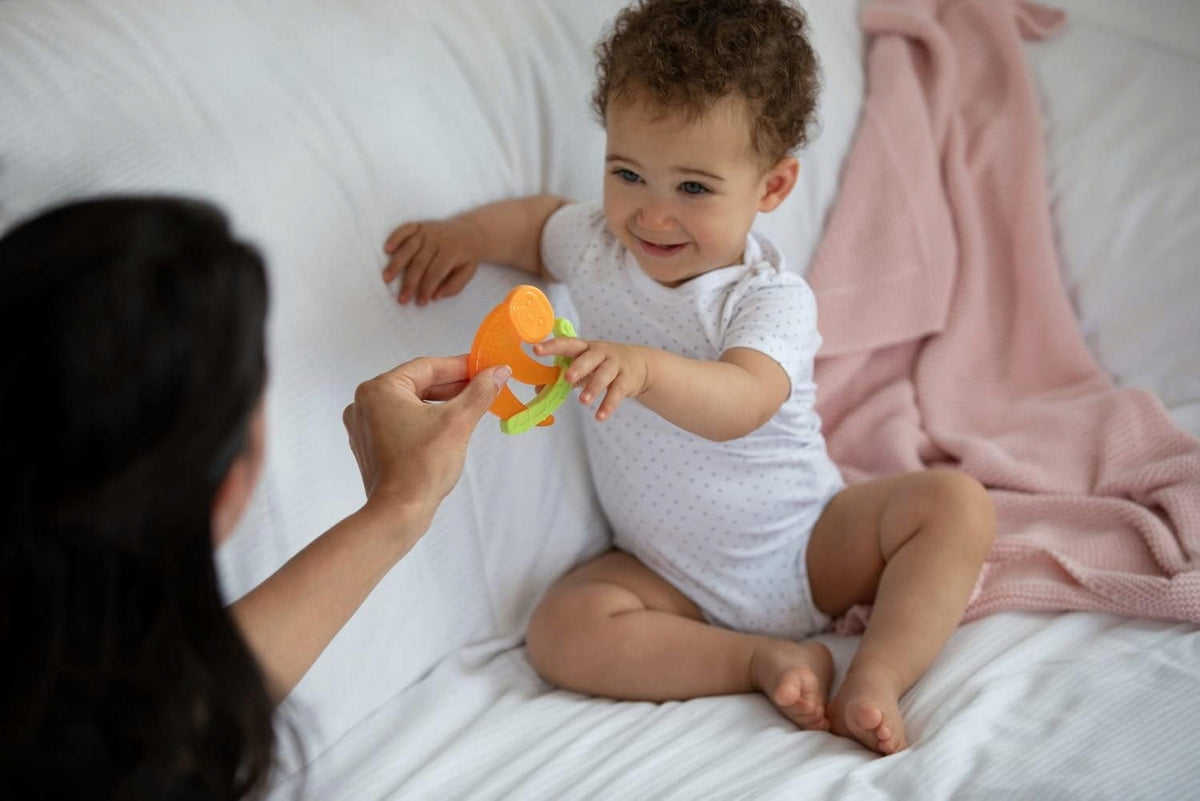 CHICCO Fresh chladicí a masážní kousátko 4 m+ LENIVEC