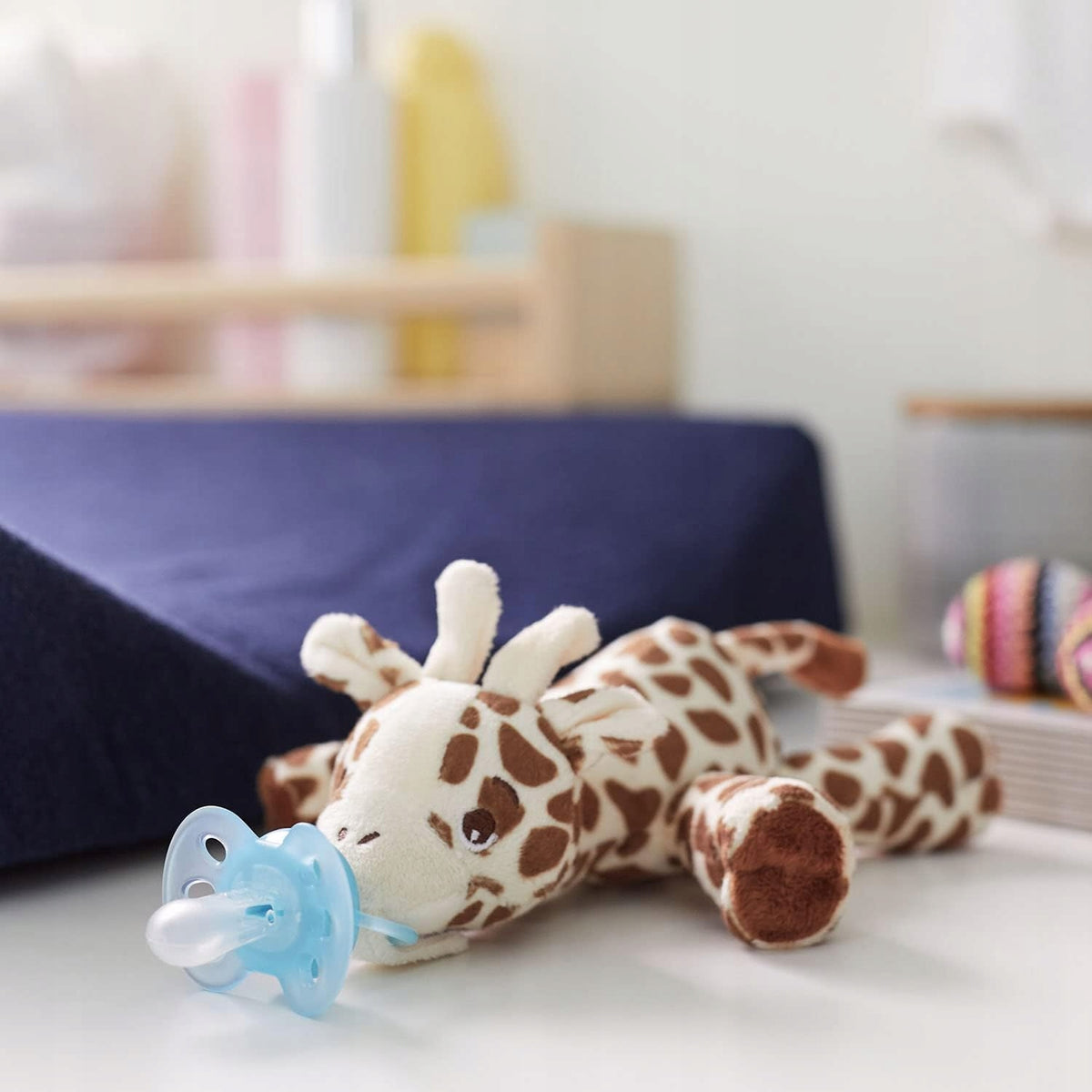 AVENT uklidňující dudlík s plyšovou hračkou 0-6m