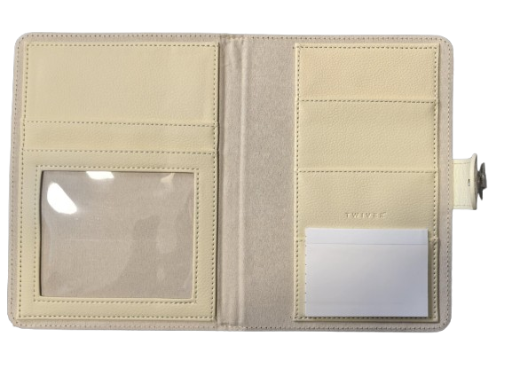 TWIVEE Love Mutterpasshülle aus Kunstleder 15,5 x 21 cm