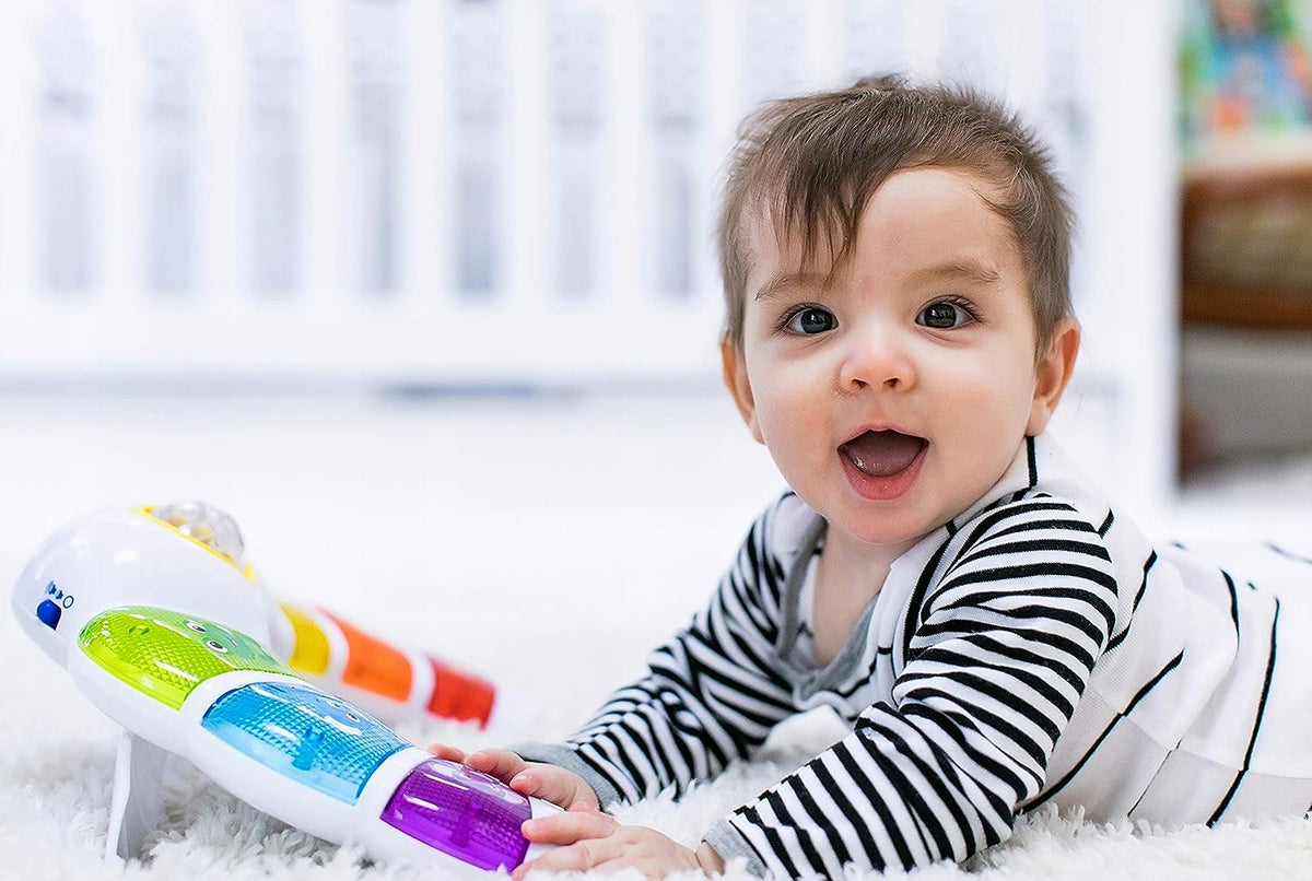 BABY EINSTEIN Lichtpanel mit Rassel, Melodien und Wörtern in 3 Sprachen – Produktbild 4