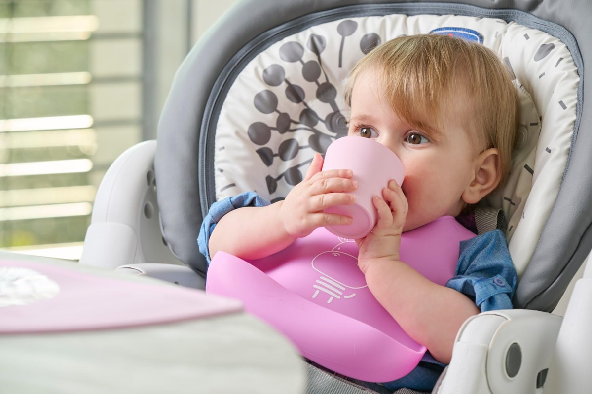 CHICCO Easy Starta set of dishes - bowl, spoon, bibNumber of items: 3Age group: 6m+Contains no BPANew