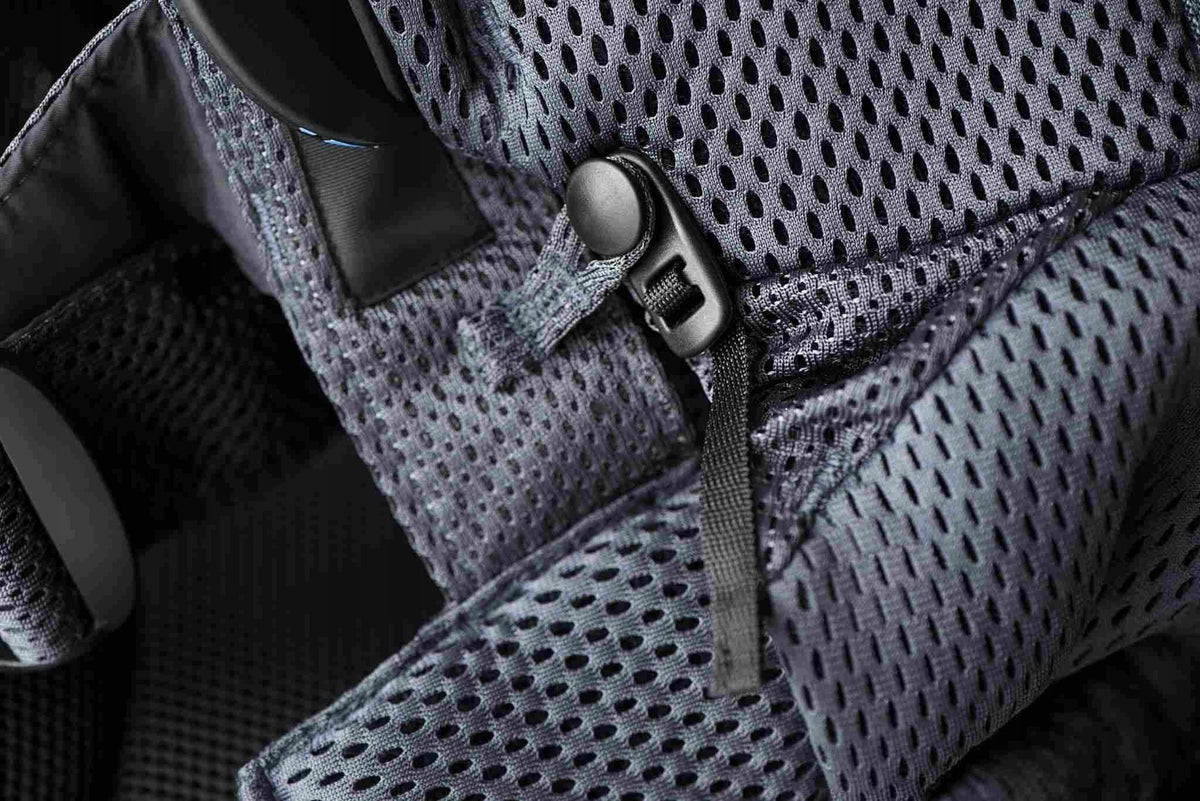 BABYBJORN Airy Mesh ergonomické nosítko 3,5-12kg