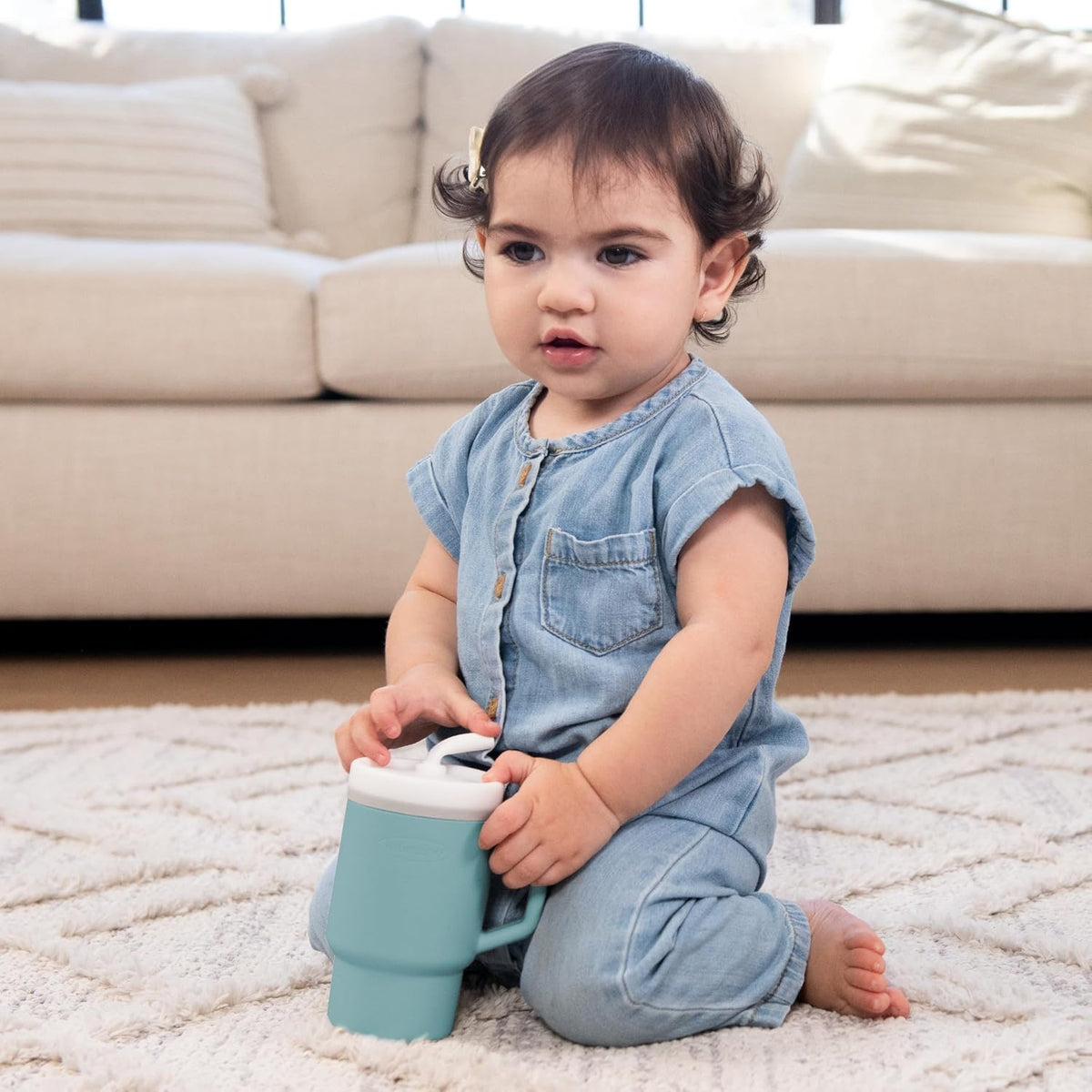 INFANTINO My 1st Tumbler silikonový netekoucí hrnek s pítkem 266 ml 6 m+