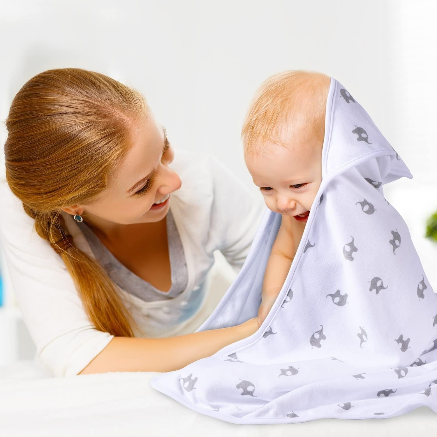 MOMCOZY hooded towels x2 76x76 + 6 24x24 washcloths