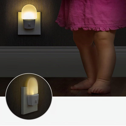 REER NightGuide LED night light for socket with switch 6 x 9,5 cm
