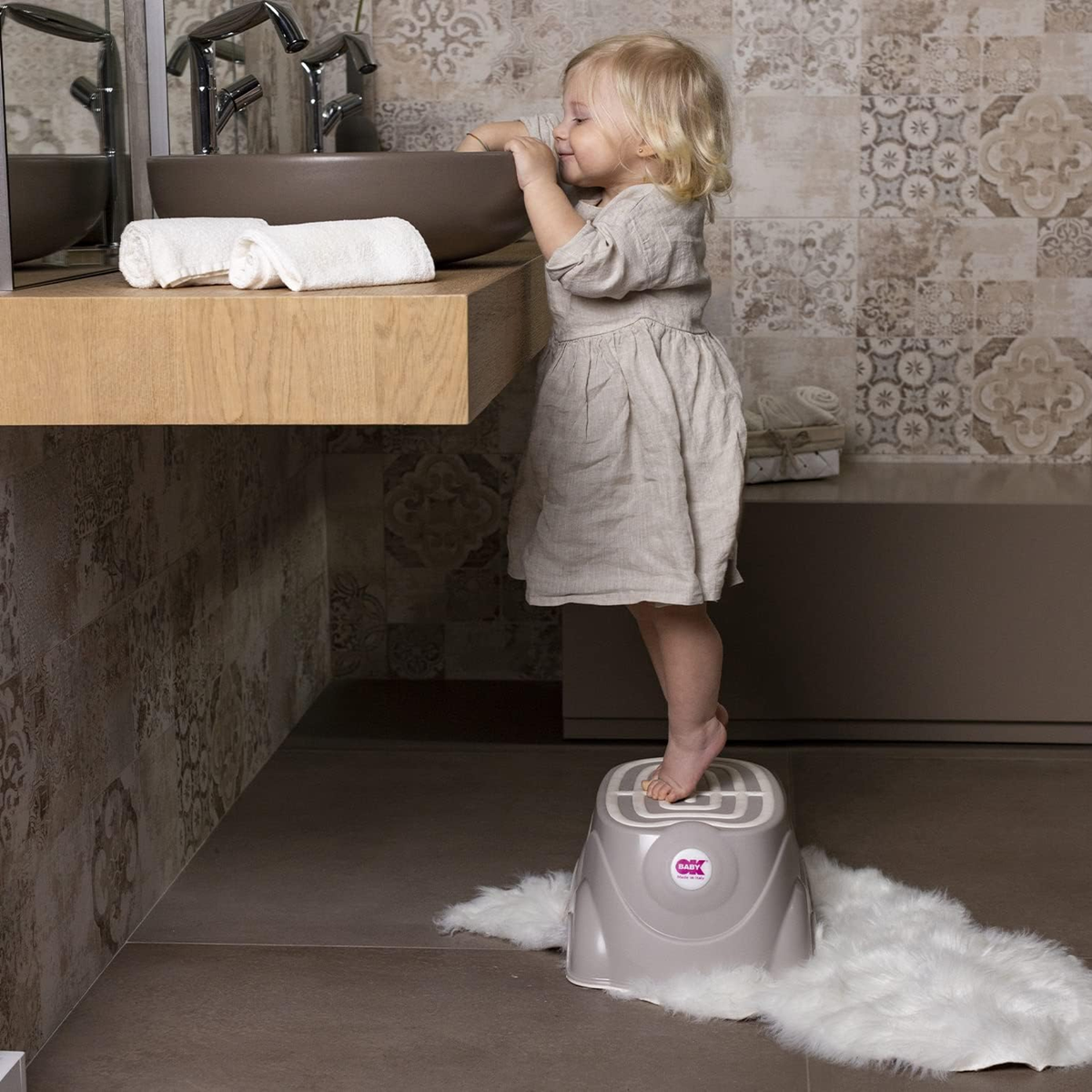 OKBABY Herbie step stool for children