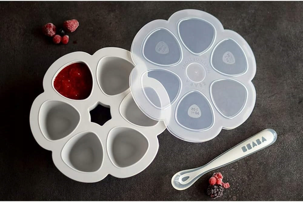 BEABA silicone container with lid