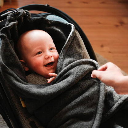 HOPPEDIZ fleece wrap blanket for a car seat with 3- and 5-point harnesses