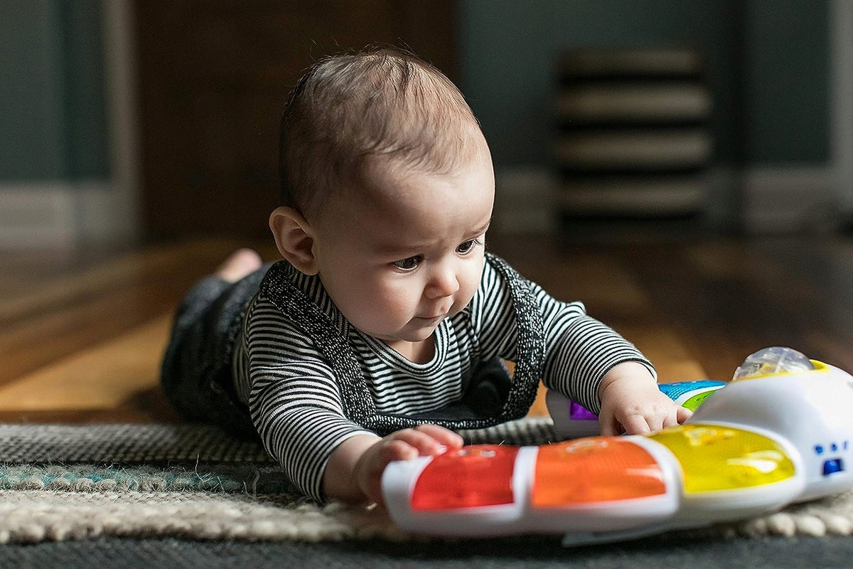 BABY EINSTEIN Lichtpanel mit Rassel, Melodien und Wörtern in 3 Sprachen – Produktbild 6