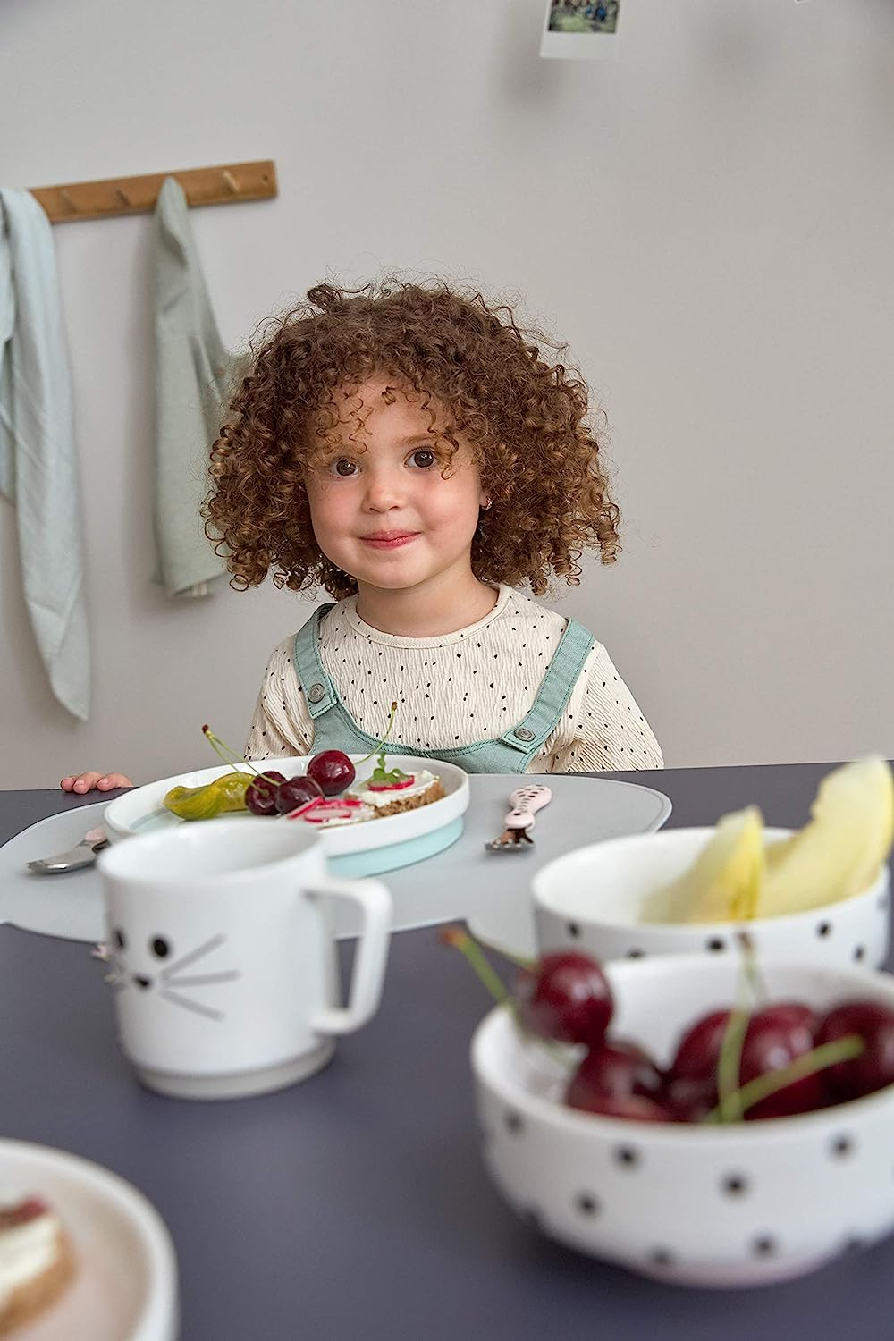 LASSIG Little Chums sada porcelánového nádobí - talíř hrnek