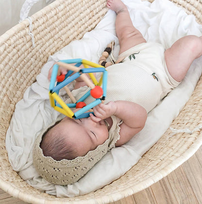 BLUE RIBBON dřevěné chrastítko úchyt 13 cm