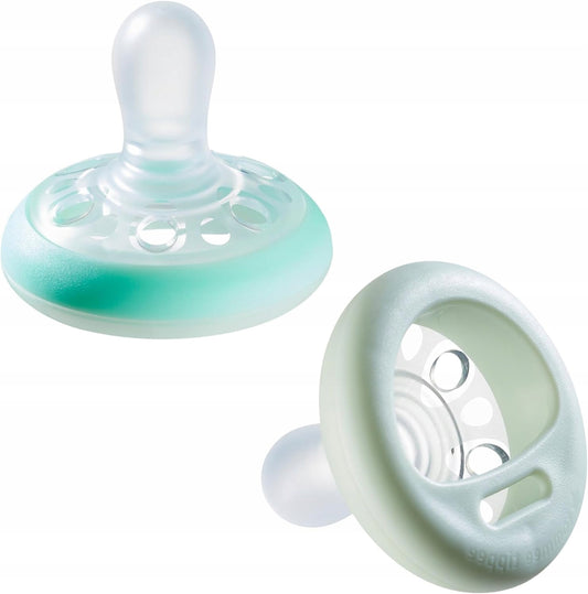 TOMMEE TIPPEE succhietto ortodontico x2 0-6 mesi SI ILLUMINA AL BUIO