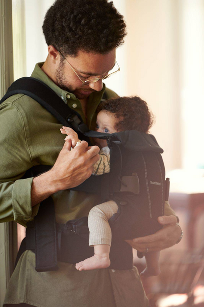 BABYBJORN ONE ergonomické nosítko 3,5-15kg