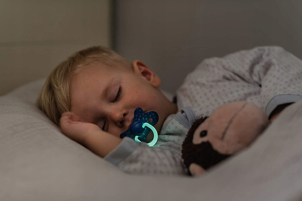 SUAVINEX dudlík Day&Night x2 silikon 18m+ SVÍTÍCÍ