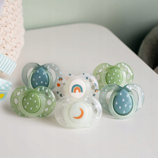 6 pieces in the set – a convenient запас for everyday use Symmetrical pacifier – fits well in your child’s
