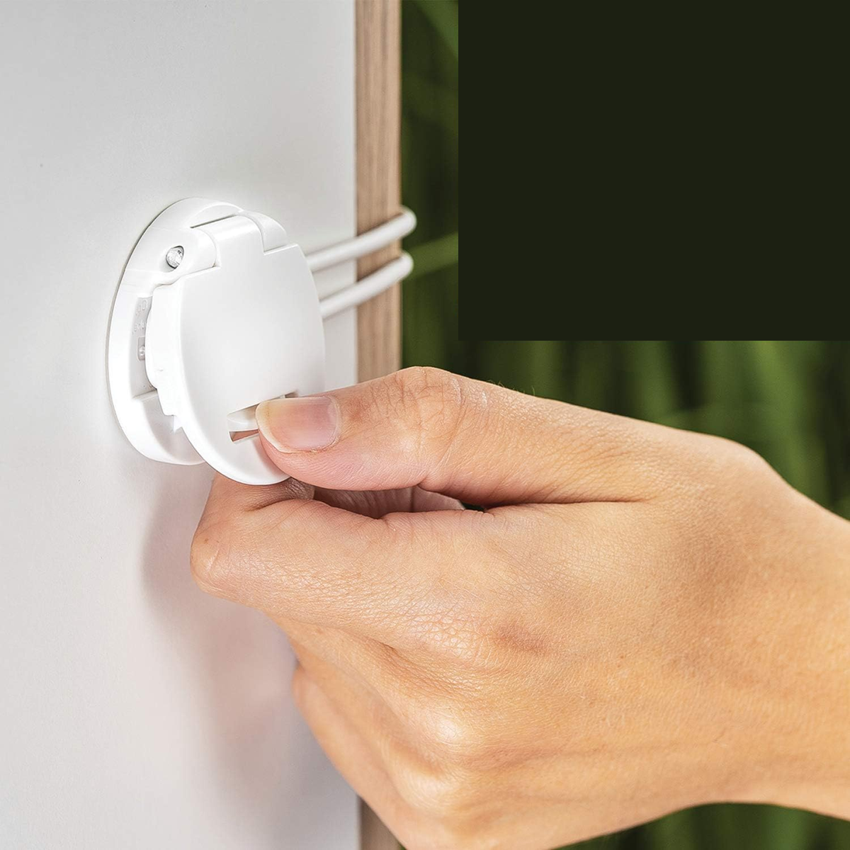 REER Multi-Lock cabinet and drawer safety lock