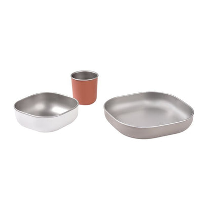 Béaba Inox Terracotta — widok naczyń i kubka ustawionych obok siebie