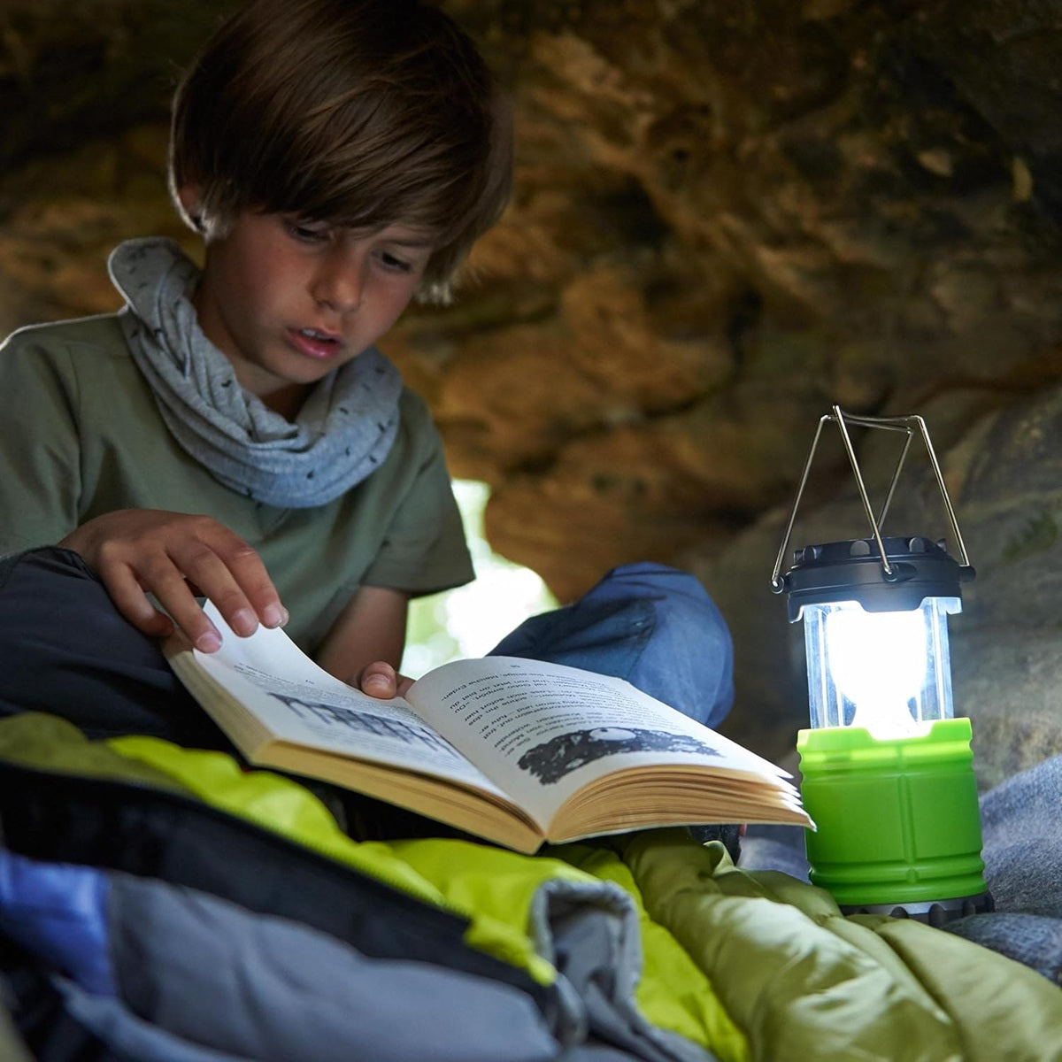 HABA Terra Kids přenosná LED lampa s držadly a úložným prostorem 8,5 x 19 cm